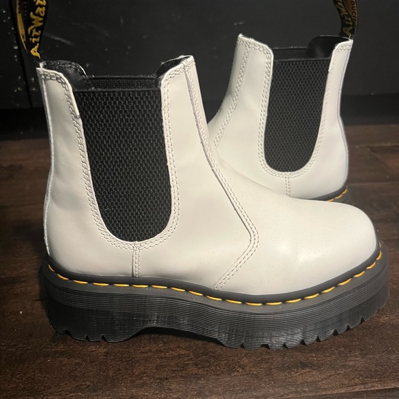 Doc Martens White Platform Chelsea Boot size 5 Mens - Picture 4 of 4